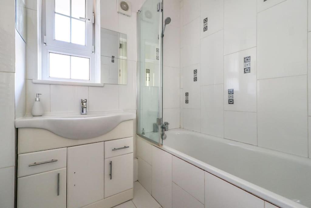Spacious 4 Bed Flat Near London 02 Arena Greenwich Luaran gambar